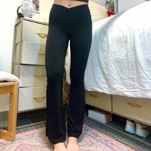 Aerie Offline Crossover Flare Leggings in Black - Size Medium